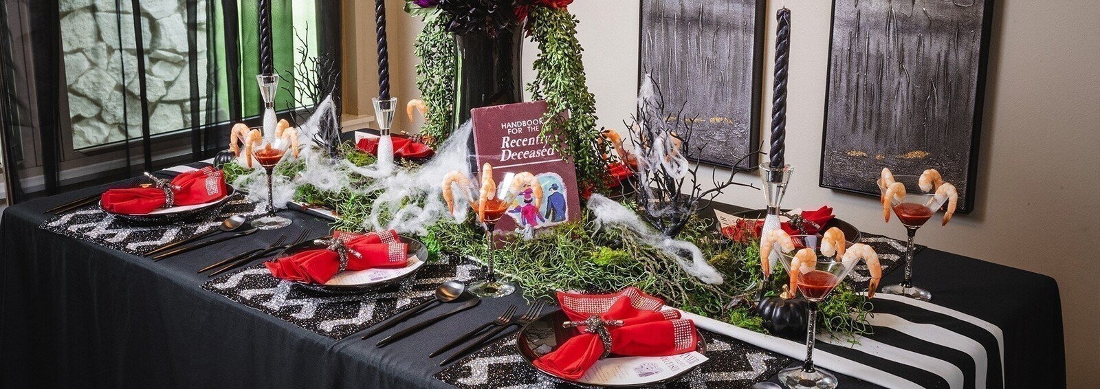 Strange&#x20;&amp;&#x20;Unusual&#x20;&#x2013;&#x20;A&#x20;Beetlejuice-Inspired&#x20;Halloween&#x20;Table