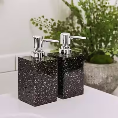 Balanced&#x20;&amp;&#x20;Beautiful&#x20;&#x2013;&#x20;Black&#x20;&amp;&#x20;White&#x20;Spa&#x20;Vibes&#x20;with&#x20;Rhinestone&#x20;Glamour