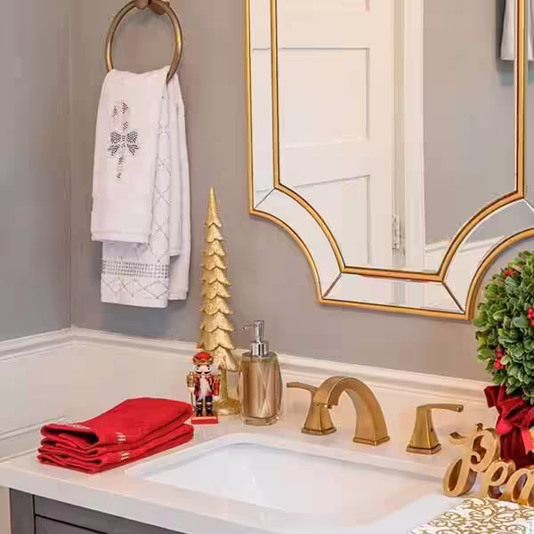 Crimson&#x20;Comfort&#x20;&#x2013;&#x20;A&#x20;Festive&#x20;Bathroom&#x20;Refresh