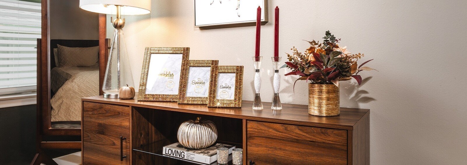 Gilded&#x20;Glamour&#x20;&#x2013;&#x20;Golden&#x20;Accents&#x20;&amp;&#x20;Fall&#x20;Elegance&#x20;for&#x20;a&#x20;Luxe&#x20;Vignette