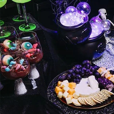 Sips&#x20;&amp;&#x20;Spells&#x20;&#x2013;&#x20;Neon&#x20;Potions&#x20;&amp;&#x20;Rhinestone&#x20;Tumblers&#x20;for&#x20;a&#x20;Glam&#x20;Halloween&#x20;Bar