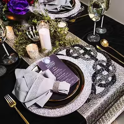 Ghost&#x20;Host&#x20;Glam&#x20;&#x2013;&#x20;Dark&#x20;Romance&#x20;&amp;&#x20;Candlelit&#x20;Mystery&#x20;for&#x20;a&#x20;Haunted&#x20;Mansion&#x20;Table