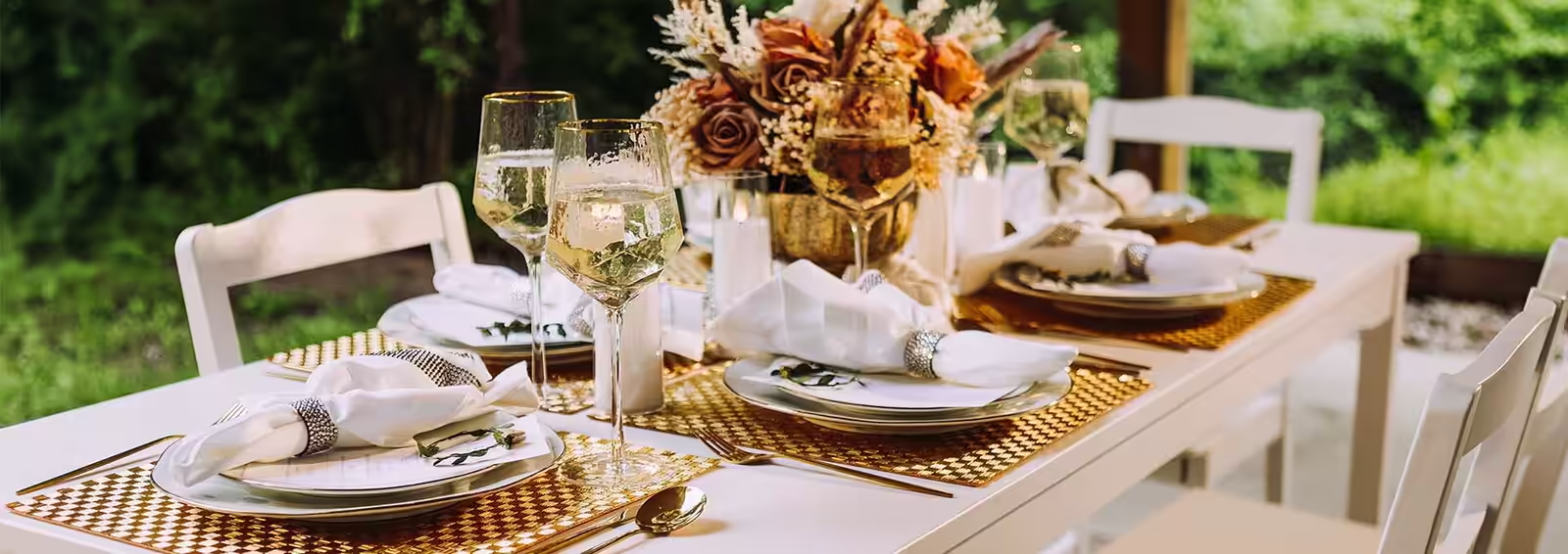 Grateful&#x20;&amp;&#x20;Glamorous&#x20;&#x2013;&#x20;Golden&#x20;Metallics&#x20;&amp;&#x20;Outdoor&#x20;Elegance&#x20;for&#x20;Thanksgiving