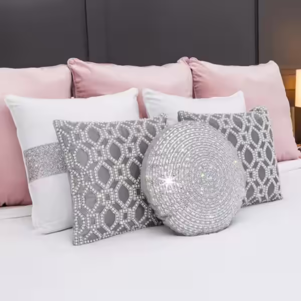 Rose&#x20;Retreat&#x20;&#x2013;&#x20;Blush&#x20;&amp;&#x20;Silver&#x20;Styling&#x20;with&#x20;Statement&#x20;Sparkle