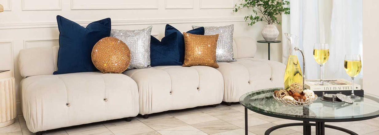 现代华丽装饰 - 配以金属与天鹅绒点缀的时尚客厅