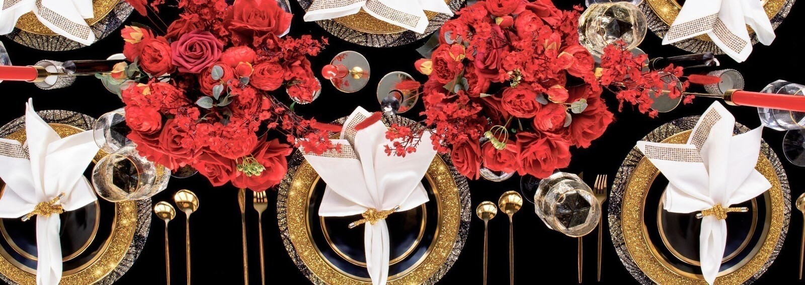 Refined&#x20;Glam&#x20;&#x2013;&#x20;Black&#x20;&amp;&#x20;Gold&#x20;Drama&#x20;with&#x20;a&#x20;Bold&#x20;Floral&#x20;Twist