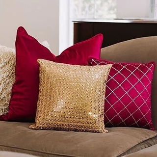 Fall in Luxe – Cozy Textures & Golden Glow for a Luxe Living Space