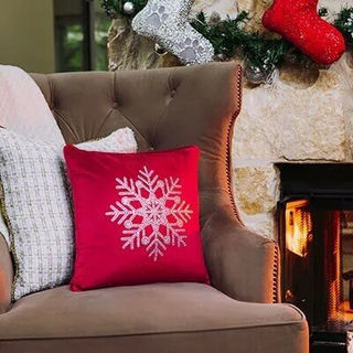 Twinkle, Cheer & Textures – Rhinestone Pillows & Holiday Sparkle for Festive Living