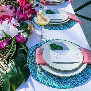 Tropical&#x20;Luau&#x20;&#x2013;&#x20;Bold&#x20;Florals&#x20;&amp;&#x20;Vibrant&#x20;Texture&#x20;for&#x20;Island-Inspired&#x20;Style