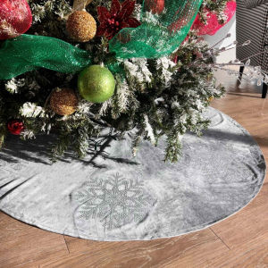 Snowflake&#x20;Tree&#x20;Skirt