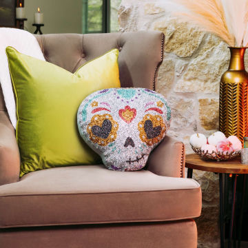 Sweet&#x20;Skull&#x20;Shaped&#x20;Pillow