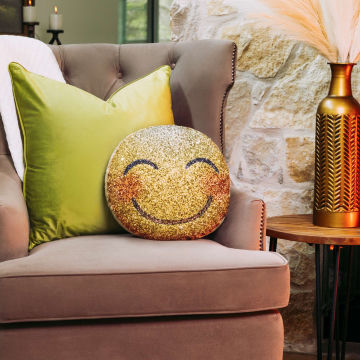 Smiley&#x20;Emoji&#x20;Shaped&#x20;Pillow