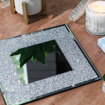 Regent&#x20;Square&#x20;Charger