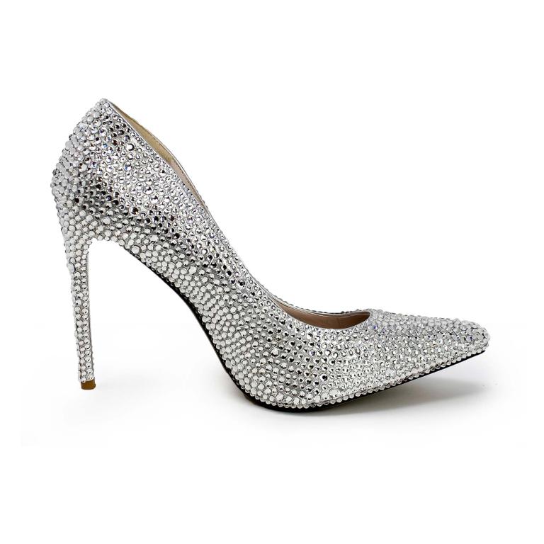 Silver&#x20;high-heeled&#x20;pump&#x20;covered&#x20;in&#x20;shimmering&#x20;glass&#x20;rhinestones&#x20;with&#x20;a&#x20;pointed&#x20;toe&#x20;and&#x20;rubberized&#x20;sole.