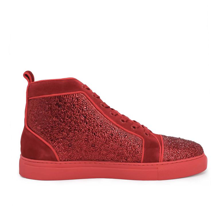 Red&#x20;high-top&#x20;sneakers&#x20;made&#x20;of&#x20;leather&#x20;and&#x20;suede&#x20;adorned&#x20;with&#x20;glass&#x20;rhinestones&#x20;featuring&#x20;a&#x20;smooth&#x20;texture&#x20;and&#x20;a&#x20;flat&#x20;sole.