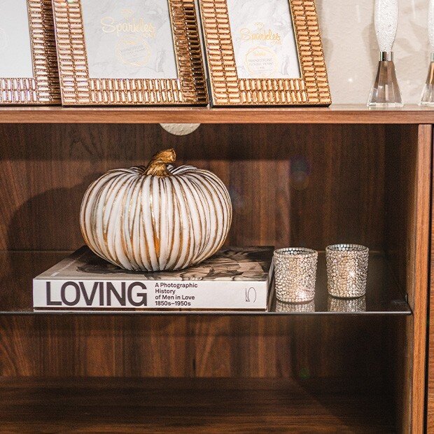 The&#x20;Art&#x20;of&#x20;the&#x20;Statement&#x20;Piece&#x3A;&#x20;Transforming&#x20;Surfaces&#x20;with&#x20;Sparkle