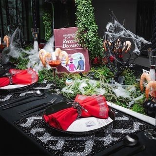 Strange & Unusual: Glam Halloween Tablescapes with Dramatic Contrast