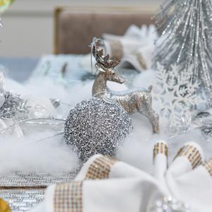 Glam Up Your Gatherings: Holiday Tablescapes That Steal The Show