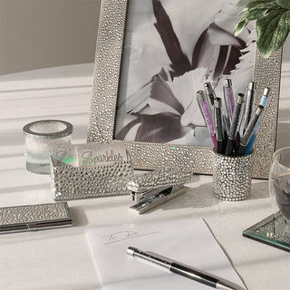 Eleva&#x20;tu&#x20;espacio&#x20;de&#x20;trabajo&#x3A;&#x20;mejoras&#x20;elegantes&#x20;para&#x20;tu&#x20;oficina&#x20;en&#x20;casa