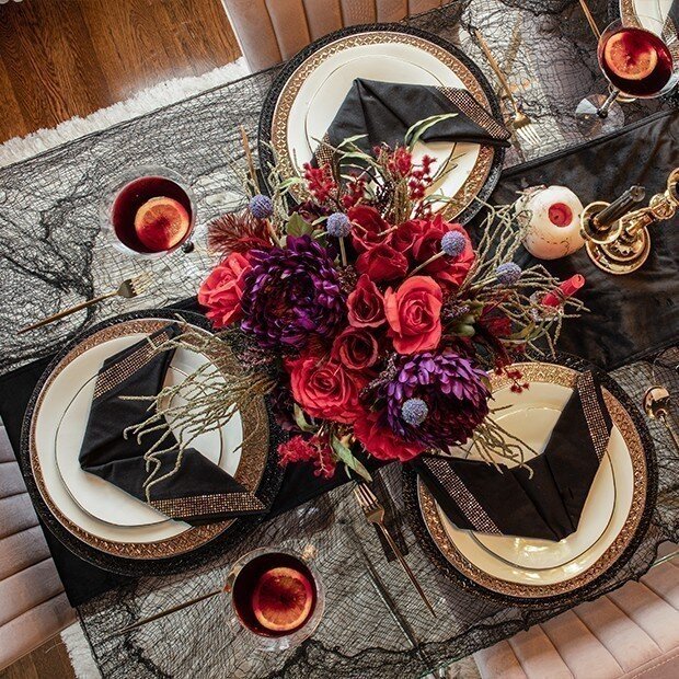 Spooky&#x20;Soir&#xE9;e&#x3A;&#x20;Host&#x20;a&#x20;Hauntingly&#x20;Glamorous&#x20;Halloween&#x20;Party