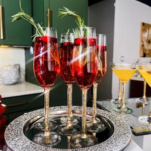Merry and Bright Mixology: Showstopping Christmas Cocktails and Luxury Glassware