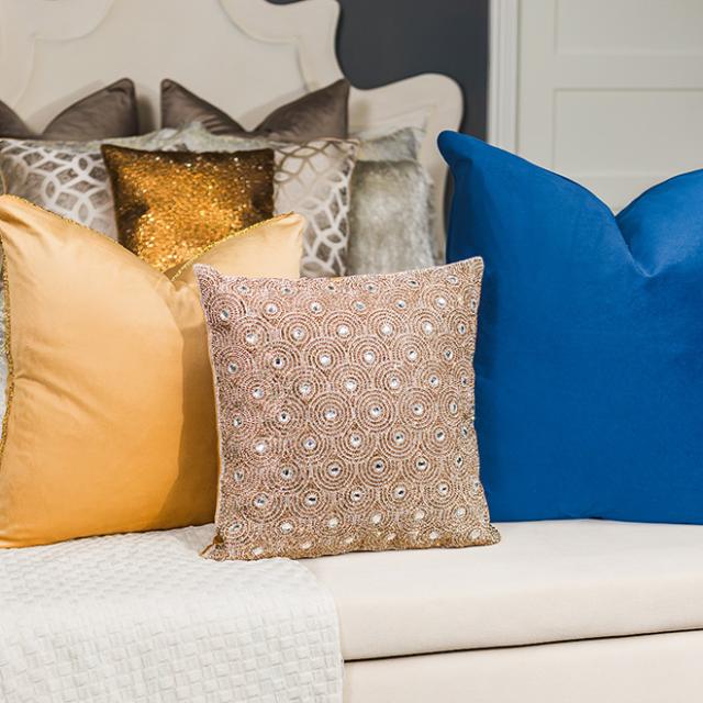 Your Signature Style In Sparkle: Finding The Right Glam For You