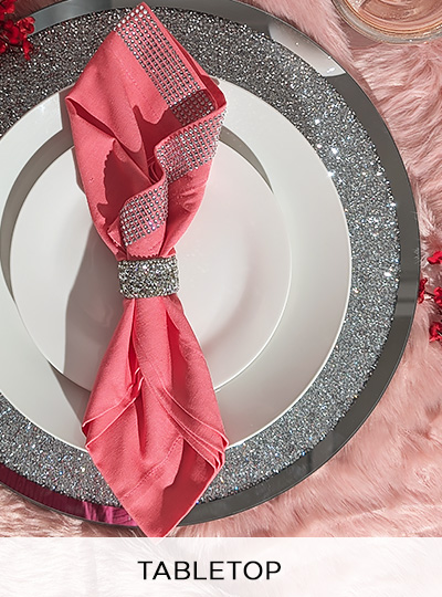 Round&#x20;gold&#x20;placemat&#x20;with&#x20;textured&#x20;pattern&#x20;for&#x20;elegant&#x20;dining&#x20;tables,&#x20;suitable&#x20;for&#x20;weddings,&#x20;and&#x20;party&#x20;decorations