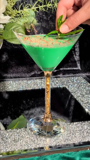 Minty,&#x20;smooth,&#x20;and&#x20;a&#x20;little&#x20;lucky&#x20;&#x1F49A;&#x1F36B;&#x2060;&#x0A;&#x2060;&#x0A;This&#x20;Grass...