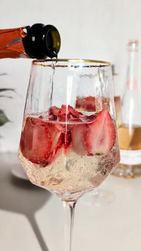The best way to toast to Mom 💗✨ Bubbly rosé + a little sparkle = perfection. Save this for Mother’s Day brunch!⁠ ⁠ Prism Wine Glass