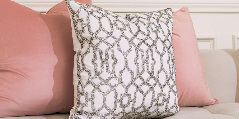 White&amp;&#x23;x20&#x3B;lattice&amp;&#x23;x20&#x3B;accent&amp;&#x23;x20&#x3B;pillow&amp;&#x23;x20&#x3B;styled&amp;&#x23;x20&#x3B;between&amp;&#x23;x20&#x3B;soft&amp;&#x23;x20&#x3B;pink&amp;&#x23;x20&#x3B;cushions