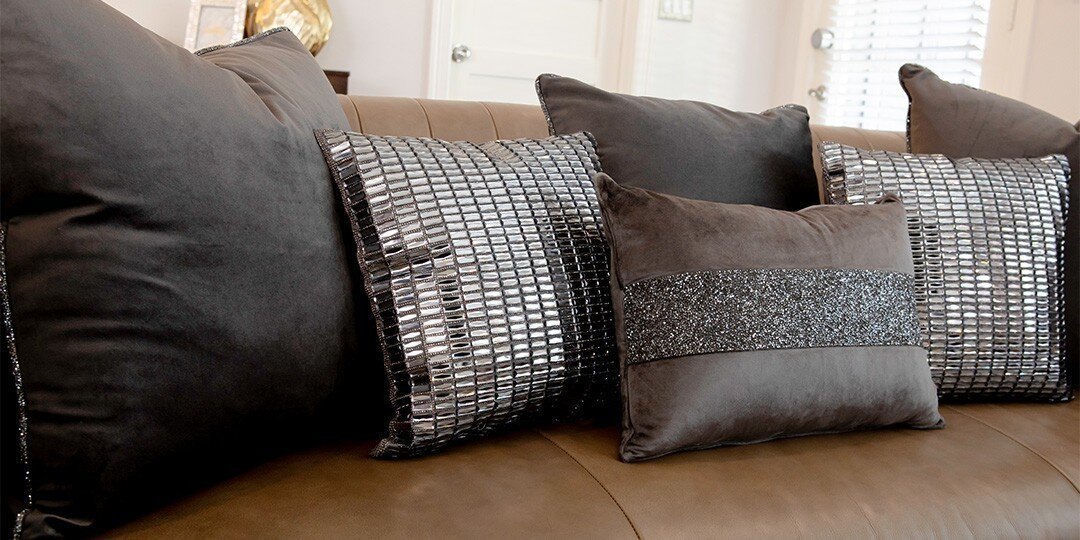 dark&amp;&#x23;x20&#x3B;glam&amp;&#x23;x20&#x3B;sofa&amp;&#x23;x20&#x3B;styled&amp;&#x23;x20&#x3B;with&amp;&#x23;x20&#x3B;rhinestone&amp;&#x23;x20&#x3B;and&amp;&#x23;x20&#x3B;velvet&amp;&#x23;x20&#x3B;throw&amp;&#x23;x20&#x3B;pillows