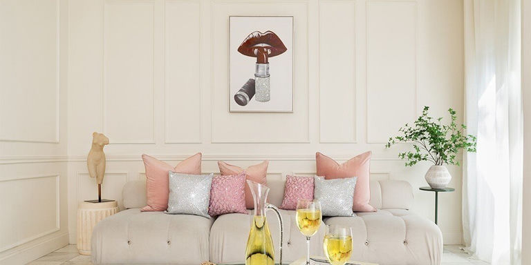 soft&amp;&#x23;x20&#x3B;glam&amp;&#x23;x20&#x3B;summer&amp;&#x23;x20&#x3B;living&amp;&#x23;x20&#x3B;room&amp;&#x23;x20&#x3B;with&amp;&#x23;x20&#x3B;blush&amp;&#x23;x20&#x3B;velvet&amp;&#x23;x20&#x3B;pillows,&amp;&#x23;x20&#x3B;rhinestone&amp;&#x23;x20&#x3B;wall&amp;&#x23;x20&#x3B;art,&amp;&#x23;x20&#x3B;and&amp;&#x23;x20&#x3B;elegant&amp;&#x23;x20&#x3B;cocktails