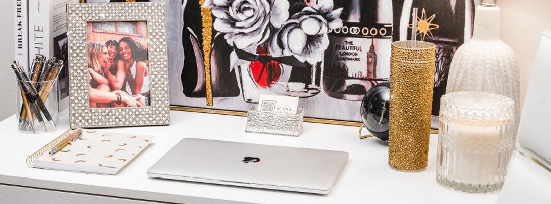 glam&amp;&#x23;x20&#x3B;gold&amp;&#x23;x20&#x3B;and&amp;&#x23;x20&#x3B;silver&amp;&#x23;x20&#x3B;office&amp;&#x23;x20&#x3B;accessories&amp;&#x23;x20&#x3B;on&amp;&#x23;x20&#x3B;white&amp;&#x23;x20&#x3B;desk&amp;&#x23;x20&#x3B;with&amp;&#x23;x20&#x3B;laptop