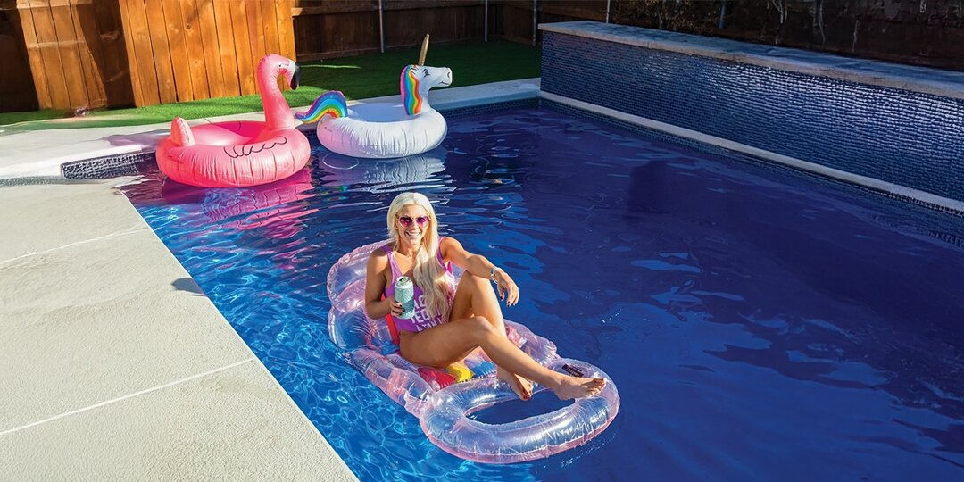 woman&amp;&#x23;x20&#x3B;lounging&amp;&#x23;x20&#x3B;on&amp;&#x23;x20&#x3B;glitter&amp;&#x23;x20&#x3B;float&amp;&#x23;x20&#x3B;with&amp;&#x23;x20&#x3B;unicorn&amp;&#x23;x20&#x3B;pool&amp;&#x23;x20&#x3B;floats&amp;&#x23;x20&#x3B;in&amp;&#x23;x20&#x3B;sparkling&amp;&#x23;x20&#x3B;backyard&amp;&#x23;x20&#x3B;pool